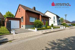 Freistehendes Einfamilienhaus mit Garage im Charakter eines Bungalows – Die vollständige Adresse der Immobilie erhältst du vom Anbieter., 52511 Geilenkirchen – Vorschaubild 1