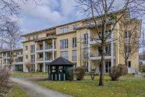 Investment direkt am Englischen Garten!
Vermietete 2-Zimmer-ETW mit TG-Stellplatz und Serviceangebot