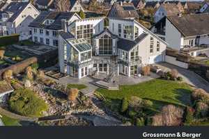 Lichterfüllte Villa mit traumhaftem Seeblick – Stormarn (Kreis) – Vorschaubild 1