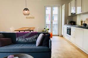 Helle 3-Zimmerwohnung mit Einbauküche * 2 Bäder * Balkon in Alt-Treptow – Kiefholzstr. 25, 12435 Alt-Treptow, Berlin – Vorschaubild 1