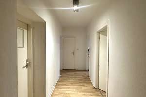 Worringer Straße 3,5 Zimmer, Küche, Balkon zum Selbstbezug ab 01.06.2026 mit neuer Gasetagenheizung – Die vollständige Adresse der Immobilie erhältst du vom Anbieter., 40211 Stadtmitte, Düsseldorf – Vorschaubild 3