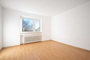 Top 4 Zimmer. Top Kaufpreis. Und Potenzial zur Gestaltung. – Nimrodstrasse 8, 82256 Fürstenfeldbruck – Vorschaubild 2