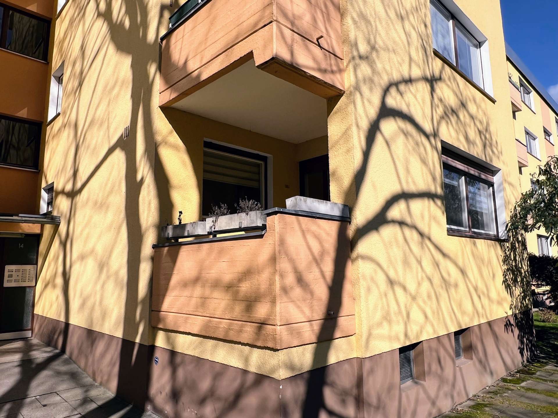 FREI! Ruhige 2-Zi.-Whg im Hochparterre in LANKWITZ + Balkon + Modernisierungsbedarf + Stellplatz, Berlin – Bild 4