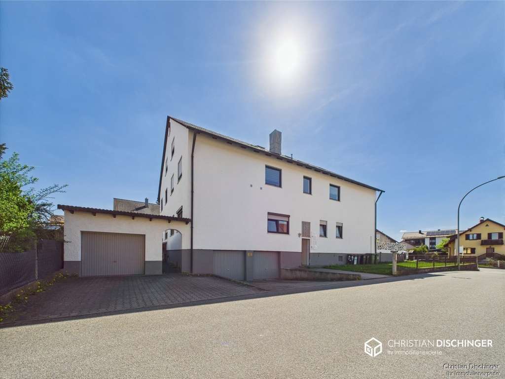 Immobilie in Wenzenbach - Gepflegtes Mehrfamilienwohnhaus * Solide Kapitalanlage mit Entwicklungspotential - Bild 1