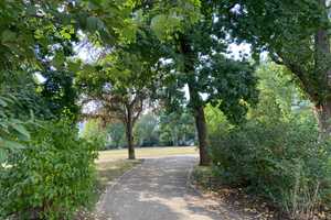 Ruhige Lage mit Parkblick - EBK+Laminat+Tageslichtbad mit Badewanne! – Adolph-Menzel-Straße 9, 4157 Leipzig – Vorschaubild 18