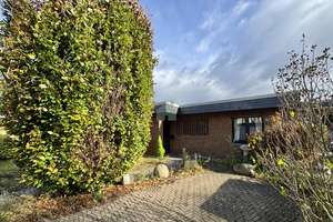 Großzügiger Bungalow + Garten zwischen Rhein und Uettelsheimer See – Die vollständige Adresse der Immobilie erhältst du vom Anbieter., 47198 Alt-Homberg, Duisburg – Vorschaubild 1