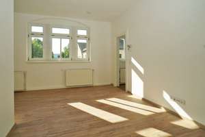 Seidnitz, unterm Dach: Dusche + Laminat – Winterbergstraße 94, 1237 Seidnitz/Dobritz, Dresden – Vorschaubild 3