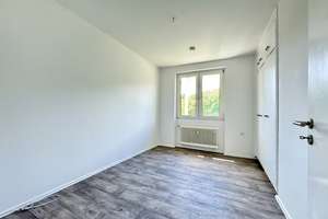 GROßZÜGIGE, HELLE 4-ZIMMER-WOHNUNG IM MODERNISIERTEN WOHNAUS IN FAMILIENFREUNDLICHER WOHNLAGE – Die vollständige Adresse der Immobilie erhältst du vom Anbieter., 81549 Südgiesing, München – Vorschaubild 14
