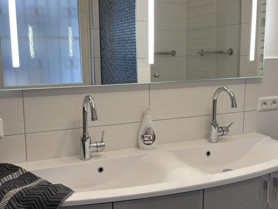 Doppelwaschbecken Bad EG