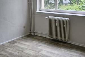2-Zimmer-WE mit 2 PKW-Stellplätzen, hochparterre, renovierungsbedürftig, ruhige Grünlage – Richterstr. 11, 12105 Mariendorf, Berlin – Vorschaubild 3
