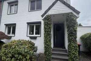 Familienhaus am Park | 150.000 € investiert | Neues Dach | Neue Heizung | PV