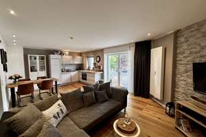 Exklusive 2-Zimmer-Wohnung mit geh. Innenausstattung, Garage, Balkon, Kamin & EBK – Rathausstraße 18, 41061 Gladbach, Mönchengladbach – Vorschaubild 4