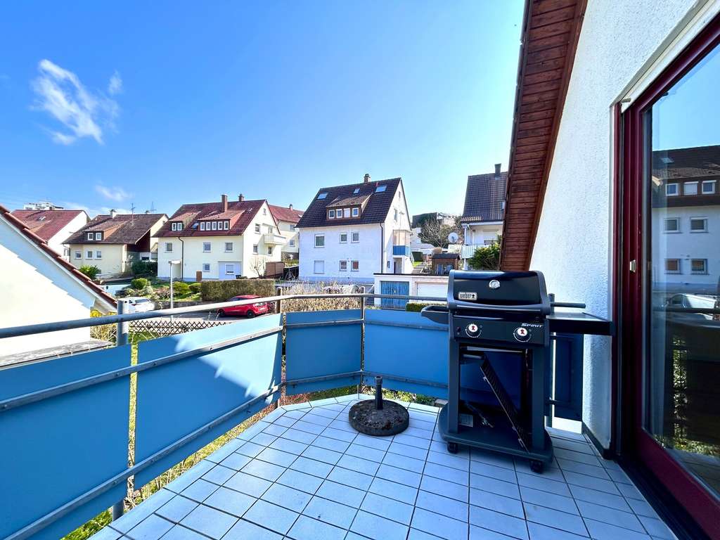 Immobilie in Altbach - Gepflegte Dachgeschosswohnung mit Balkon, TG-Stellplatz und zusätzlich ausgebautem Spitzboden - Bild 3