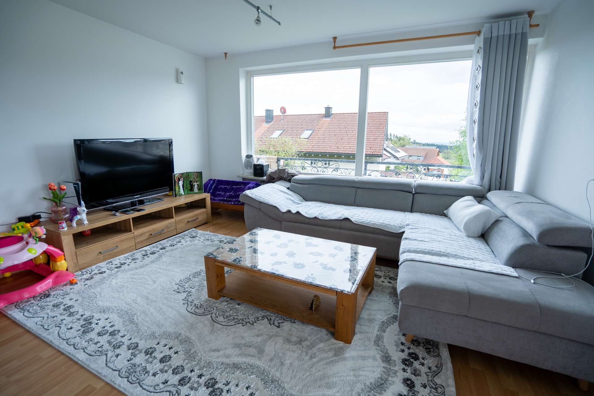 Immobilie in Ühlingen-Birkendorf - Renditeobjekt - sonnige 2-Zimmer-Wohnung - Südbalkon + Stellplatz – Ferienregion Südschwarzwald - Bild 1