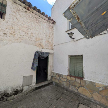 ALTBAU IN VILLALBILLA