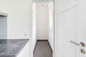 S-West: Stilvoller Altbau mit Stuck, Fischgrätparkett und sonnigem Westbalkon! – Die vollständige Adresse der Immobilie erhältst du vom Anbieter., 70176 Rosenberg, Stuttgart – Vorschaubild 17