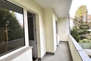 Altbaujuwel in Düsseltal: Fischgrätparkett & Loggia mit Grünblick am Zoopark