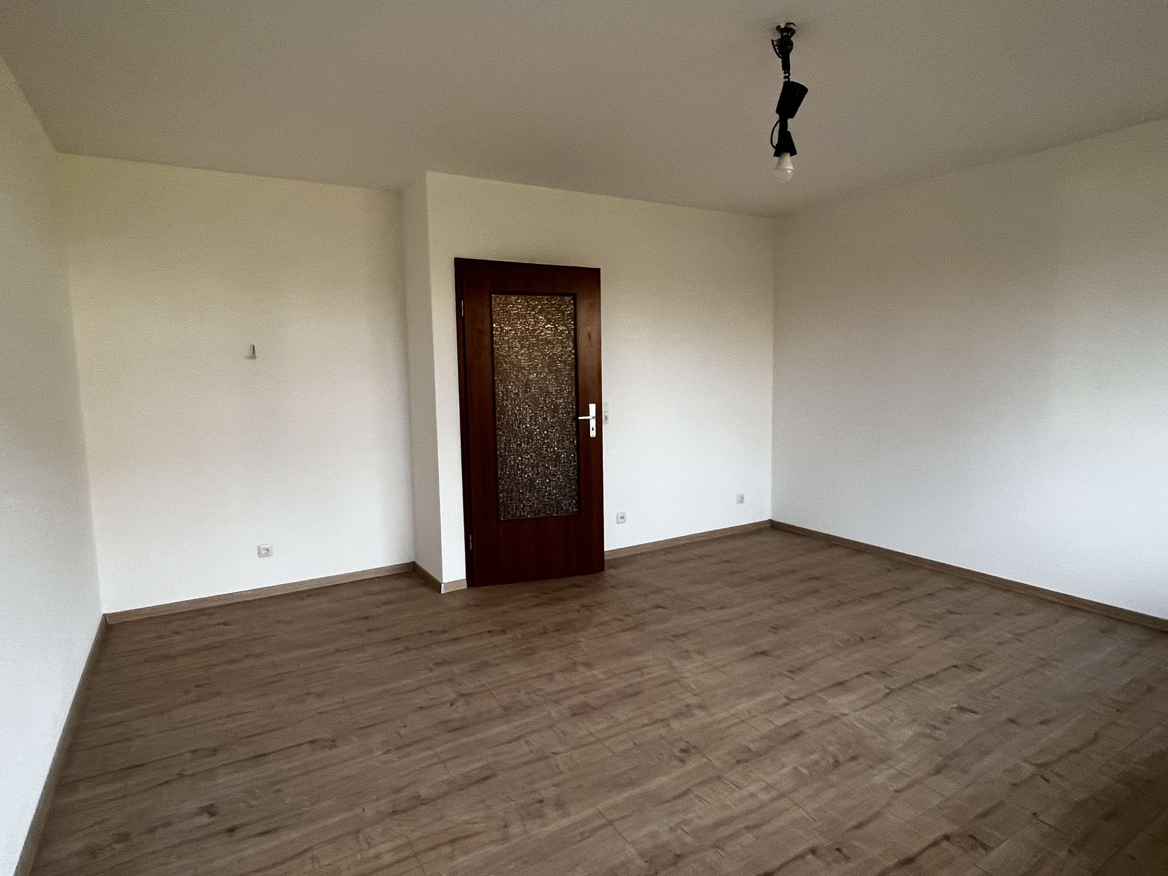 Immobilie in Bad Staffelstein - RENOVIERTE ERDGESCHOSSWOHNUNG MIT TG-STELLPLATZ - Bild 0