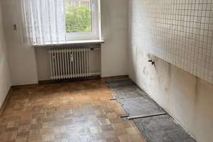 Bezugsfreie 3-Zimmer Wohnung mit Südterrasse in ruhiger Seitenstraße – renovierungsbedürftig – Die vollständige Adresse der Immobilie erhältst du vom Anbieter., 81373 Land in Sonne, München – Vorschaubild 6