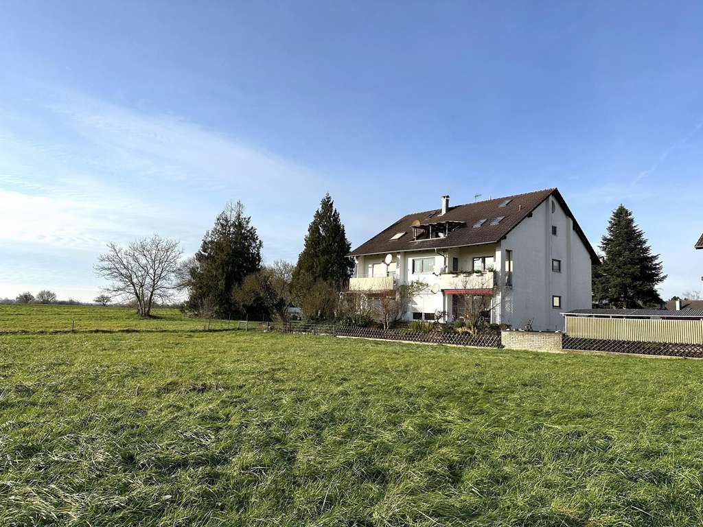 Immobilie in Rheinmünster - Elegante 2-Zimmer Maisonettewohnung am Feldrand nahe Flughafen Baden-Baden mit Balkon und Klimaanlag - Bild 0
