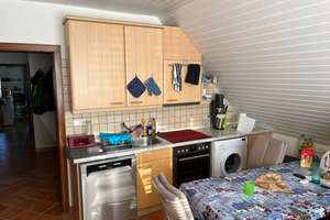 Stilvolle 3-Zimmer-Dachgeschosswohnung mit großem Balkon und EBK in Hamburg – Reetkükenweg 22, 21147 Hausbruch, Hamburg – Vorschaubild 13