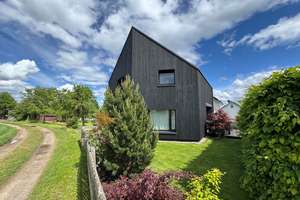 Exklusives Architektenhaus in einzigartiger, ruhiger Ortsrandlage von Walddorfhäslach