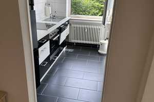 Modern möblierte Zweizimmerwohnung mit Balkon und Top-Küche, Schloss Eller im Garten – Am Pflanzkamp 62, 40229 Düsseldorf – Vorschaubild 9