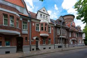 Für Liebhaber historischer Wohnkultur: behutsam bewahrtes Bürgerhaus von 1912 am Krefelder Wassertur