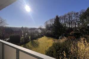 Alles neu! Erstbezug-Apartment mit sonnigem Balkon ins Grün