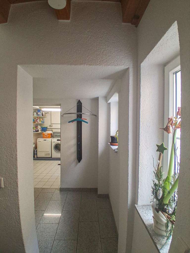 Immobilie in Großbottwar - Moderne 4-Zimmer-Maisonette mit Balkon – Zentrale Lage & Wohnkomfort auf zwei Ebenen! - Bild 4