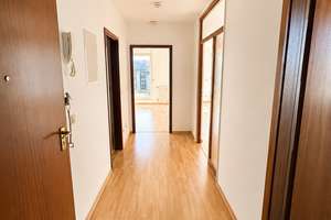 Traumhafte DG-Wohnung: 2 Zimmer, große Dachterrasse & einzigartiges Wohngefühl – Bismarckstr. 27, 4249 Großzschocher, Leipzig – Vorschaubild 2