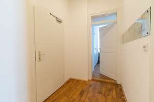Wohnen an der Theresienstraße + Altstadt Ingolstadt + ca. 130 m² + 3 ZKB + Saniert! – Theresienstraße 14, 85049 Mitte, Ingolstadt – Vorschaubild 2