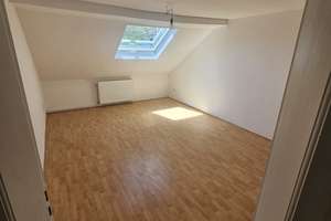Renovierte 6-Zimmer-Dachgeschosswohnung im Altbau in Offenbach am Main – 63065 Wilhelmschule, Offenbach am Main – Vorschaubild 8