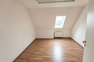 Großzügige 4-Zimmer-Dachgeschosswohnung mit 109,65 m² und Einbauküche in Kiel-Hassee – Die vollständige Adresse der Immobilie erhältst du vom Anbieter., 24113 Hassee, Kiel – Vorschaubild 16