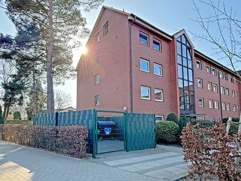 Immobilie in Quickborn - Renovierungsbedürftige 4-Zimmer-Eigentumswohnung zum Kauf in Quickborn - Wentzel Dr - Bild 4