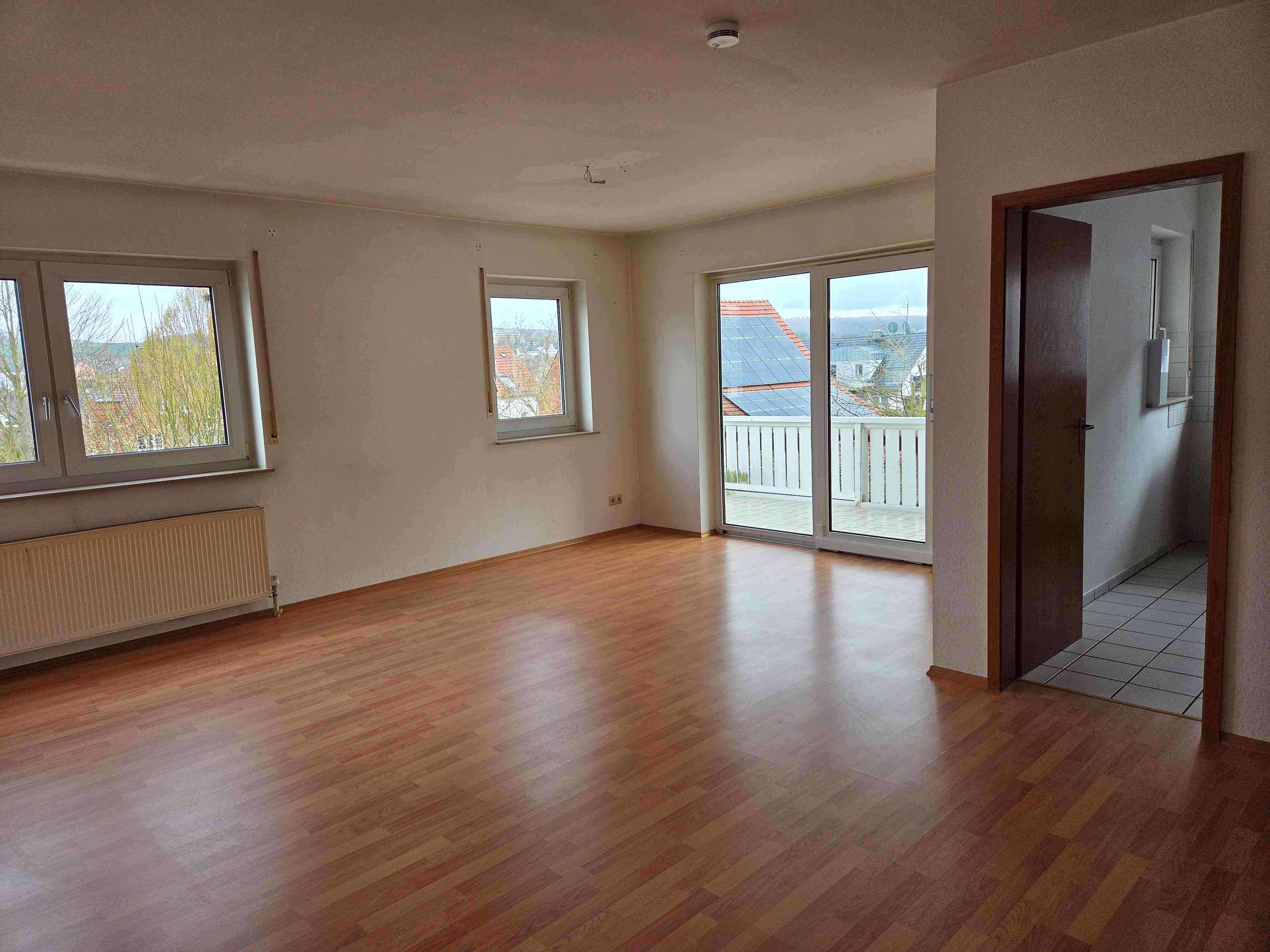 Ruhige, verkehrsgünstige 3-Zi. Whg. mit Balkon in Bad Camberg, Limburg Weilburg Kreis – Bild 3