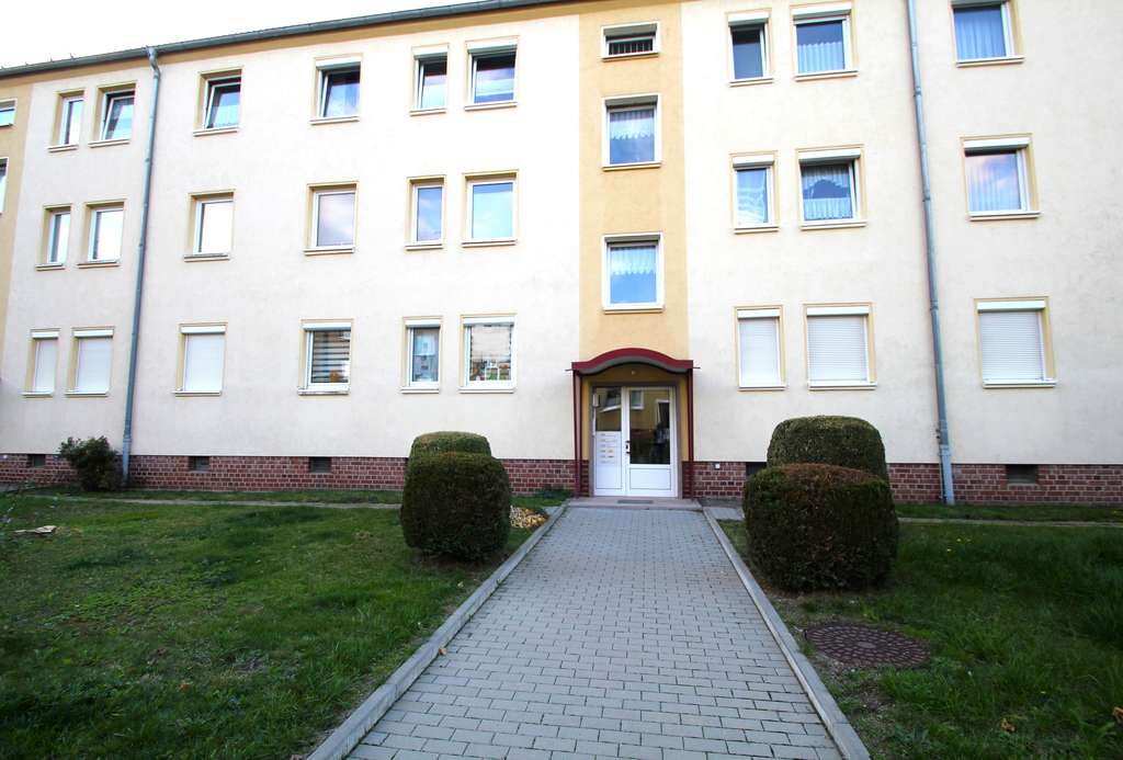 Immobilie in Hohenstein-Ernstthal - +++Renovierte 3-Zimmer Wohnung mit Stellplatz+++ - Bild 0