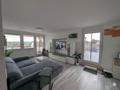 3,5-Zimmer-Wohnung mit XL-Dachterrasse – Panoramablick auf die Alb & Sonnenuntergänge