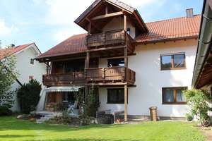 Familienfreundliches Zwei-/ Dreifamilienhaus mit viel Platz in Deggendorf – Die vollständige Adresse der Immobilie erhältst du vom Anbieter., 94469 Deggendorf – Vorschaubild 4