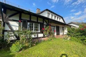 Exklusive Landhaus Villa für gehobene Wohnansprüche in Villenlage! – Die vollständige Adresse der Immobilie erhältst du vom Anbieter., 63303 Dreieich – Vorschaubild 2