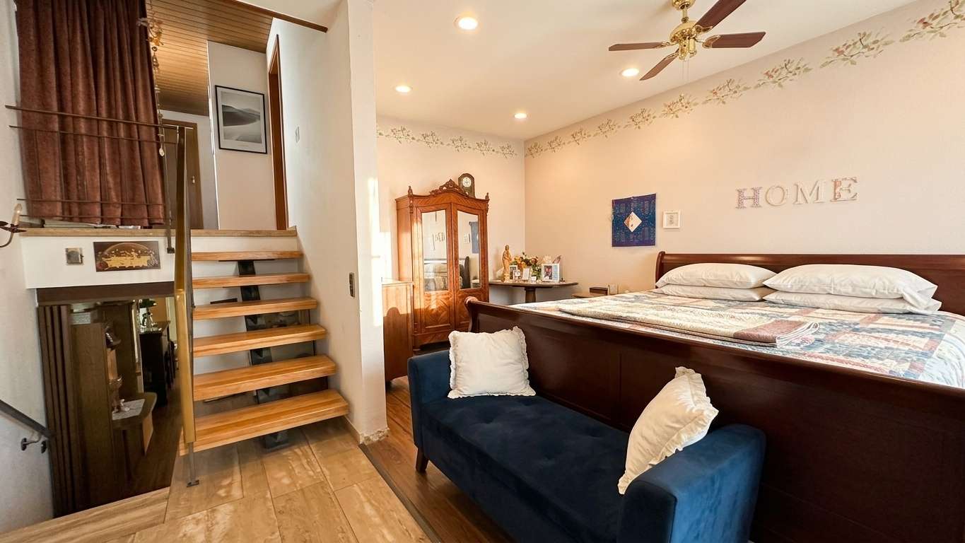 Immobilie in Essenheim - Vielseitiges Ein- bis Zweifamilienhaus mit Scheune und Kellerbar in Essenheim - Bild 1