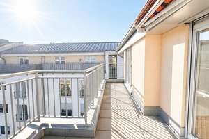 Traumhafte DG-Wohnung: 2 Zimmer, große Dachterrasse & einzigartiges Wohngefühl – Bismarckstr. 27, 4249 Großzschocher, Leipzig – Vorschaubild 11