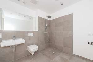 * Licht, Luft & Komfort * 2 Zimmer * Bad mit Dusche * HWR * EBK – Straße der Nationen 82, 9111 Zentrum, Chemnitz – Vorschaubild 8