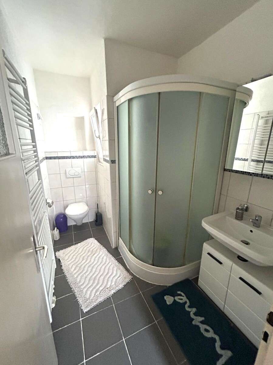 Immobilie in Worms - Voll vermietetes Zweifamilienhaus in Hochheim  - kann auch zum EFH zurück gebaut werden - Bild 0