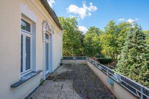 Bezugsfreie Altbau-Maisonette mit großer Terrasse und Stadtvilla-Charme – Die vollständige Adresse der Immobilie erhältst du vom Anbieter., 12207 Lichterfelde, Berlin – Vorschaubild 3