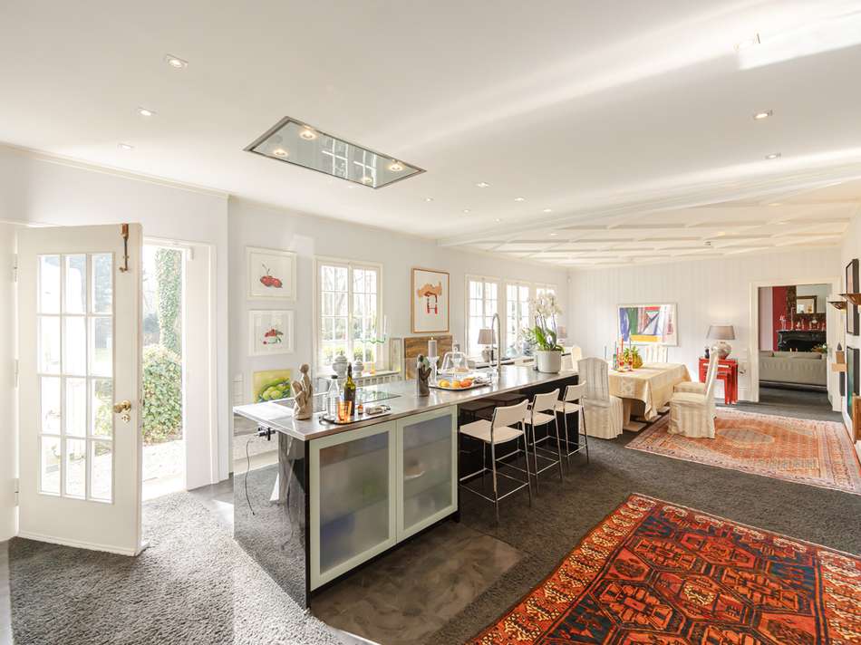 Küche mit Essbereich