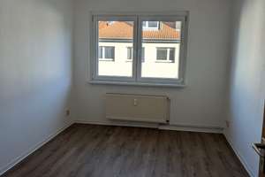 Ruhig gelegene neu renovierte 2-Raum-Wohnung mit EBK in MD-Sudenburg sucht Sie!! – GutsMuthsweg 5, 39112 Sudenburg, Magdeburg – Vorschaubild 2