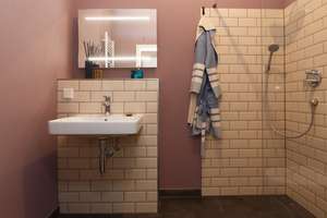 Möbliertes Wohntraum-Appartement mit Echtholzdielen & Einbauküche in Potsdam Groß Glienicke – Seeburger Chaussee 2, 14476 Groß Glienicke, Potsdam – Vorschaubild 5