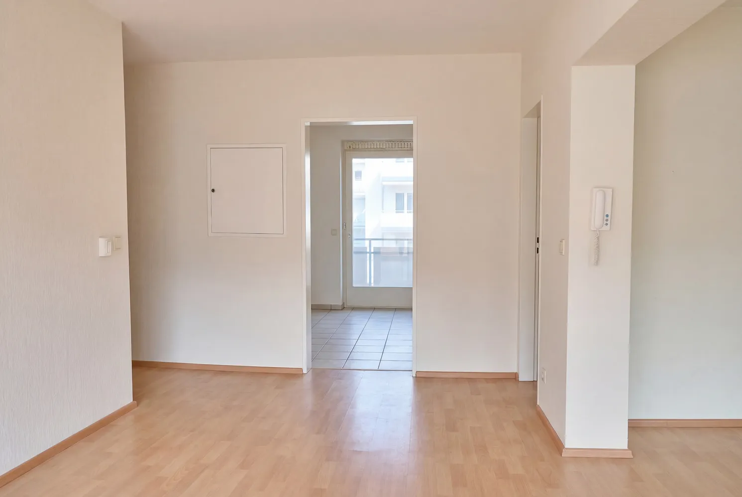 Helle 3-Zimmer Wohnung im 3. OG mit Balkon in Künzelsau, Hohenlohekreis – Bild 4