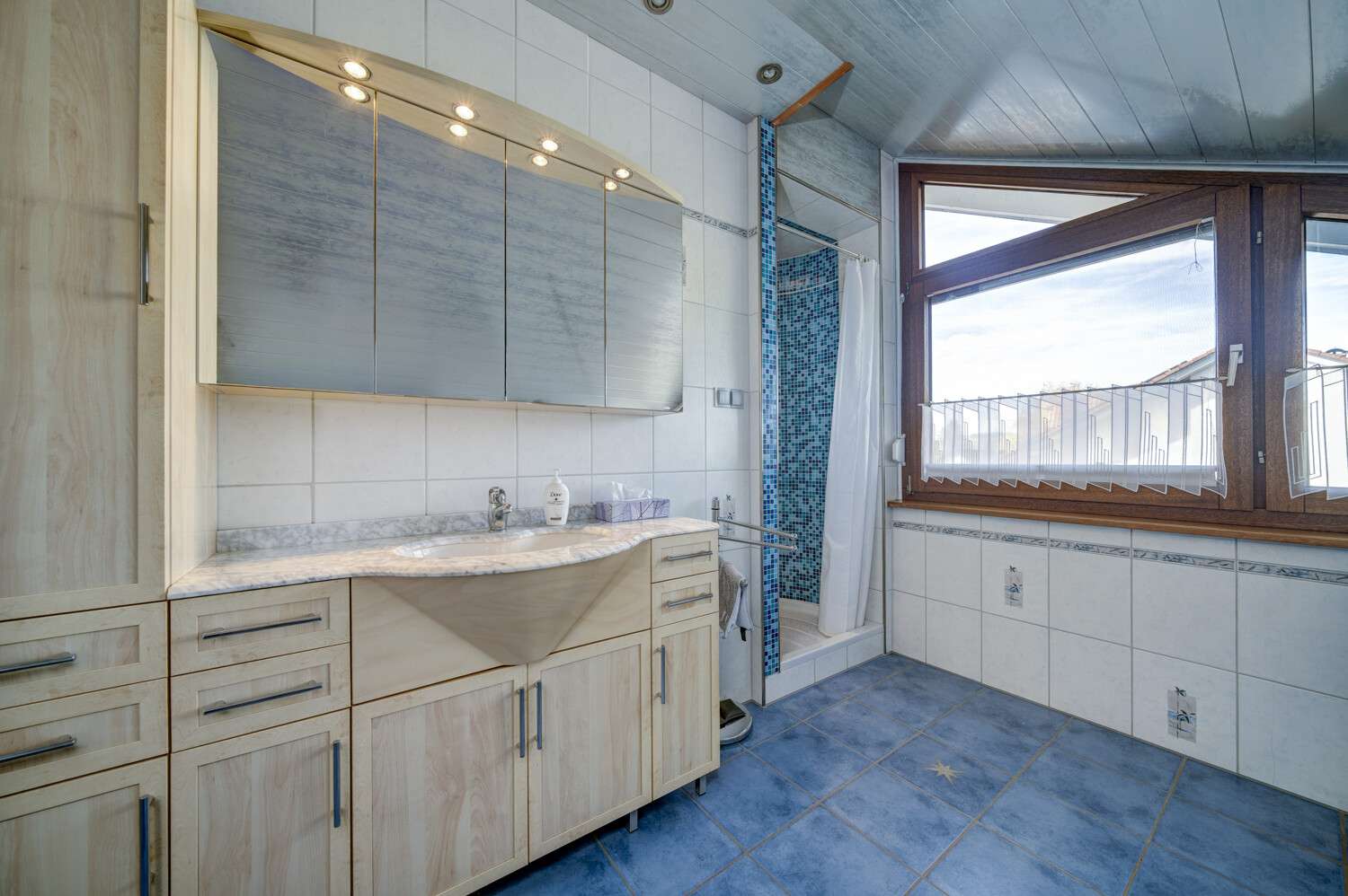 Immobilie in Tengen - Einfamilienhaus mit Wintergarten, Kamin und Naturblick am Luftkurort - Bild 1